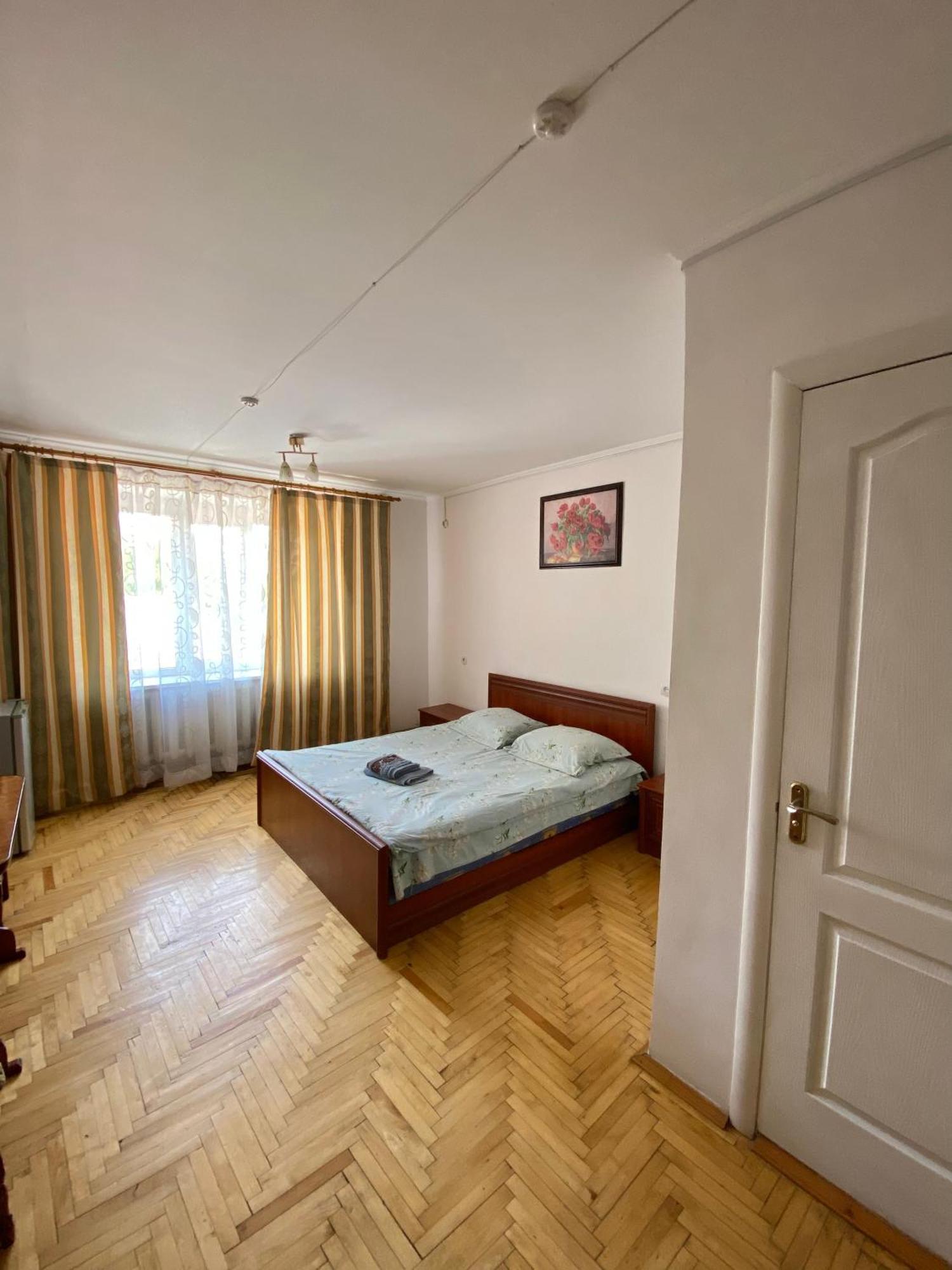 Удеч Hotel Zhidachov Buitenkant foto