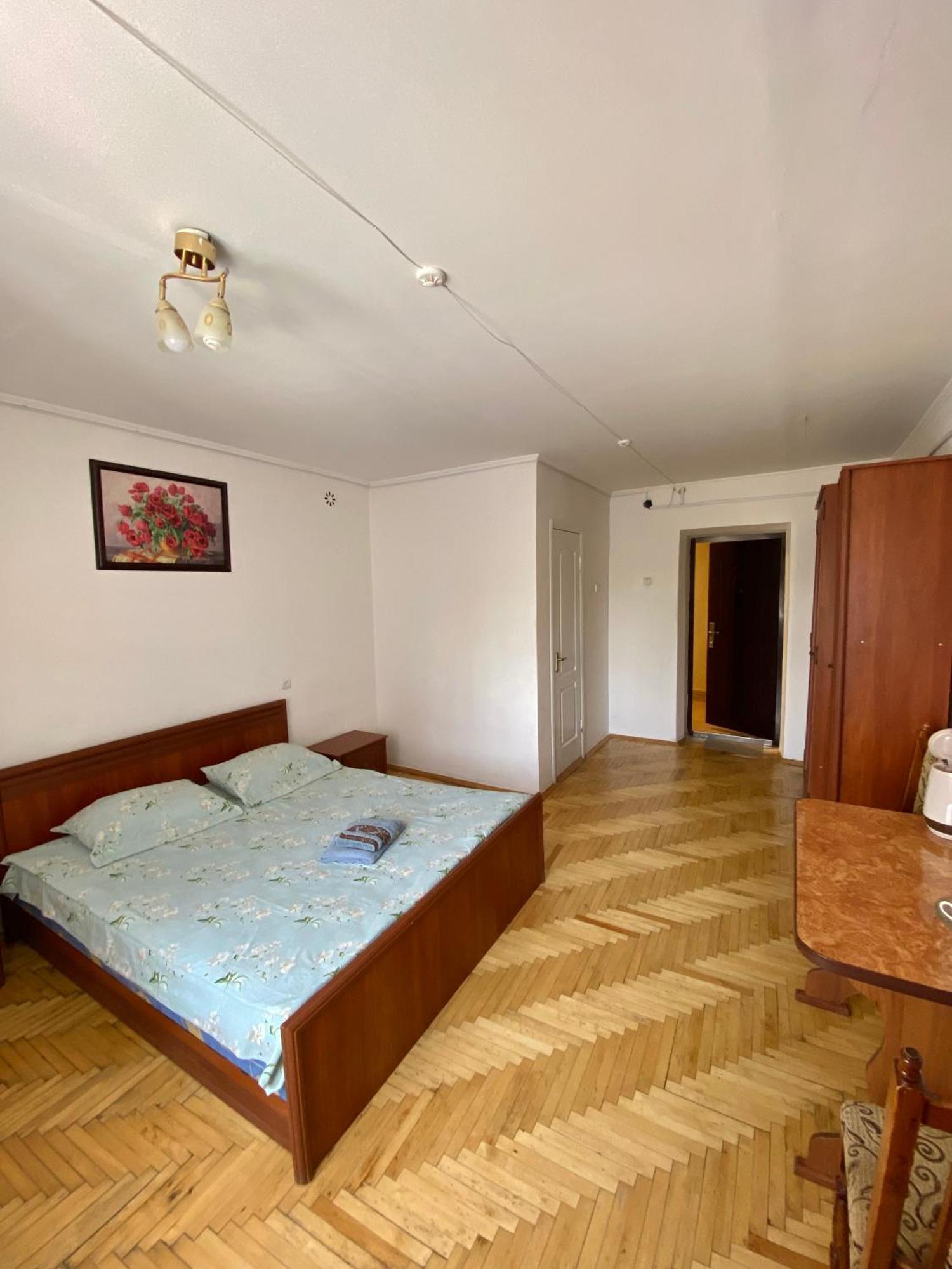 Удеч Hotel Zhidachov Buitenkant foto