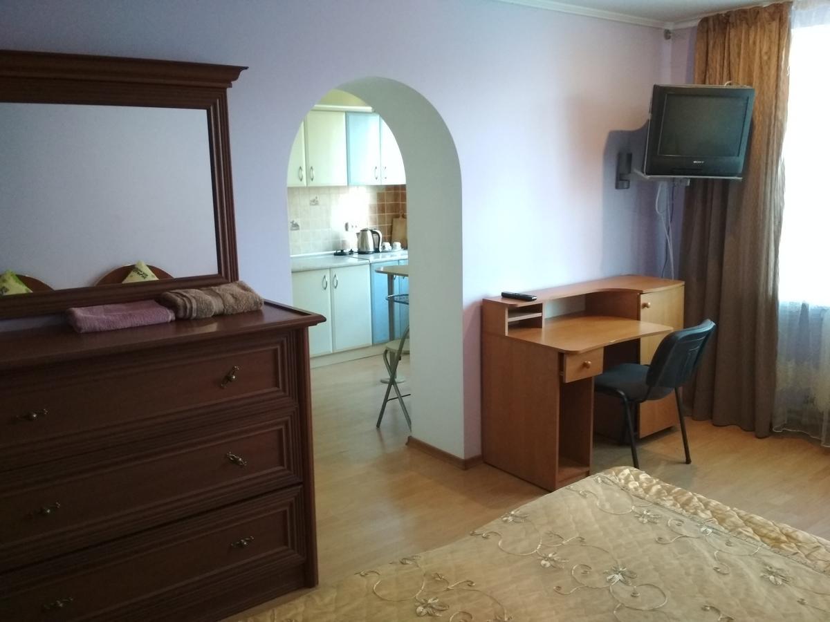 Удеч Hotel Zhidachov Buitenkant foto
