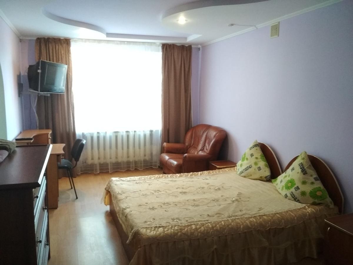 Удеч Hotel Zhidachov Buitenkant foto